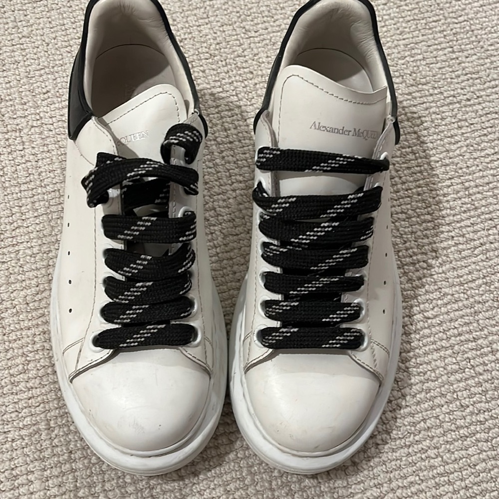 Alexander McQueen Womens oversized sneaker ! Lightly worn, great condition